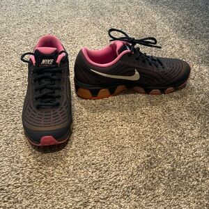 BARELY USED NIKE TAILWIND 6 SHOES SIZE 7.5